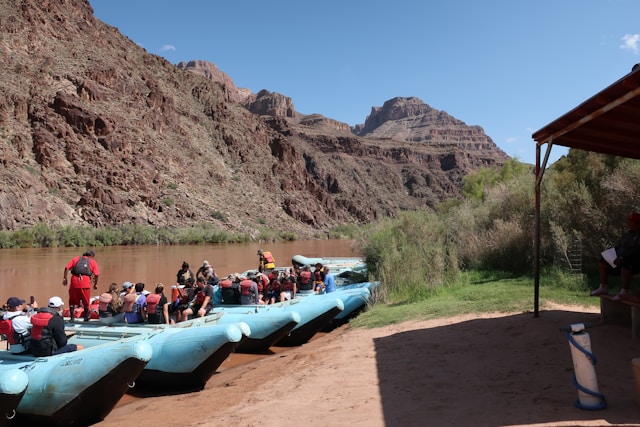 Embarcations de rafting